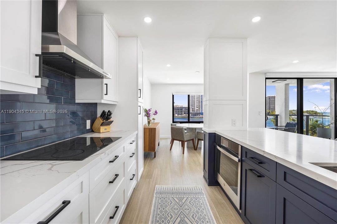 Recently Sold: $1,399,000 (2 beds, 2 baths, 1269 Square Feet)