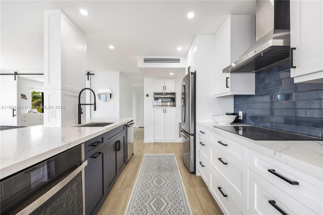 Recently Sold: $1,399,000 (2 beds, 2 baths, 1269 Square Feet)