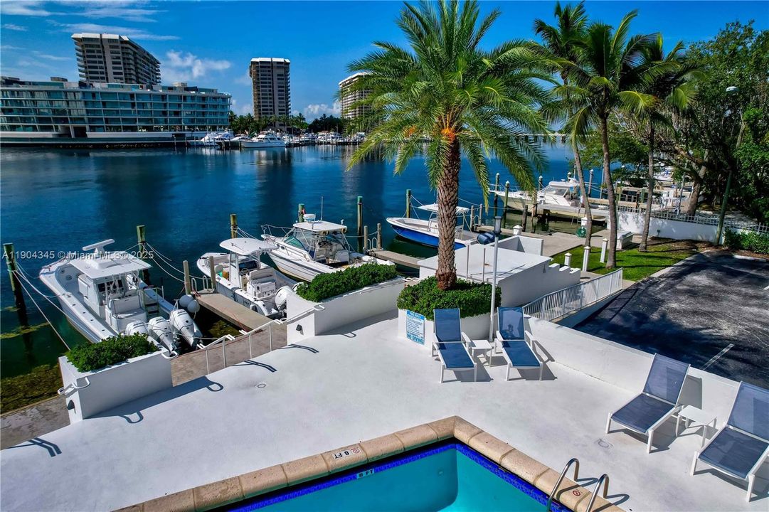 Recently Sold: $1,399,000 (2 beds, 2 baths, 1269 Square Feet)