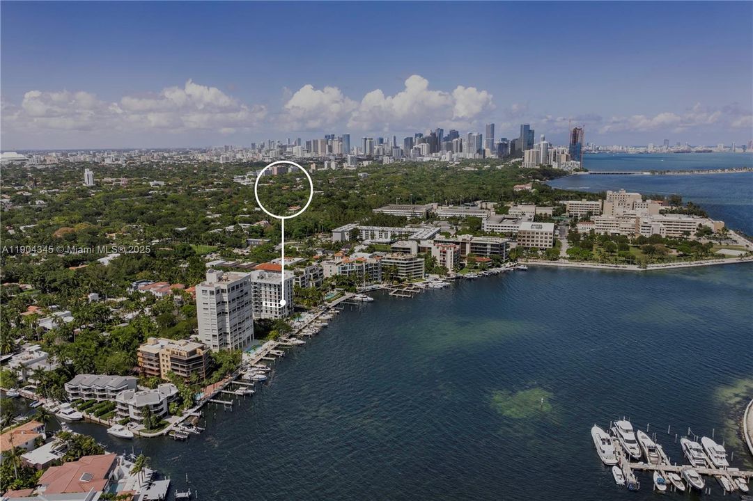 Recently Sold: $1,399,000 (2 beds, 2 baths, 1269 Square Feet)