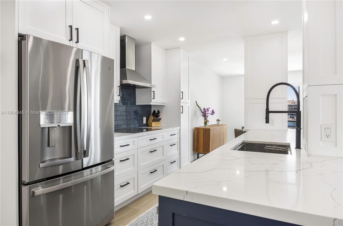 Recently Sold: $1,399,000 (2 beds, 2 baths, 1269 Square Feet)