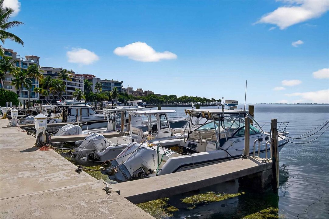 Recently Sold: $1,399,000 (2 beds, 2 baths, 1269 Square Feet)