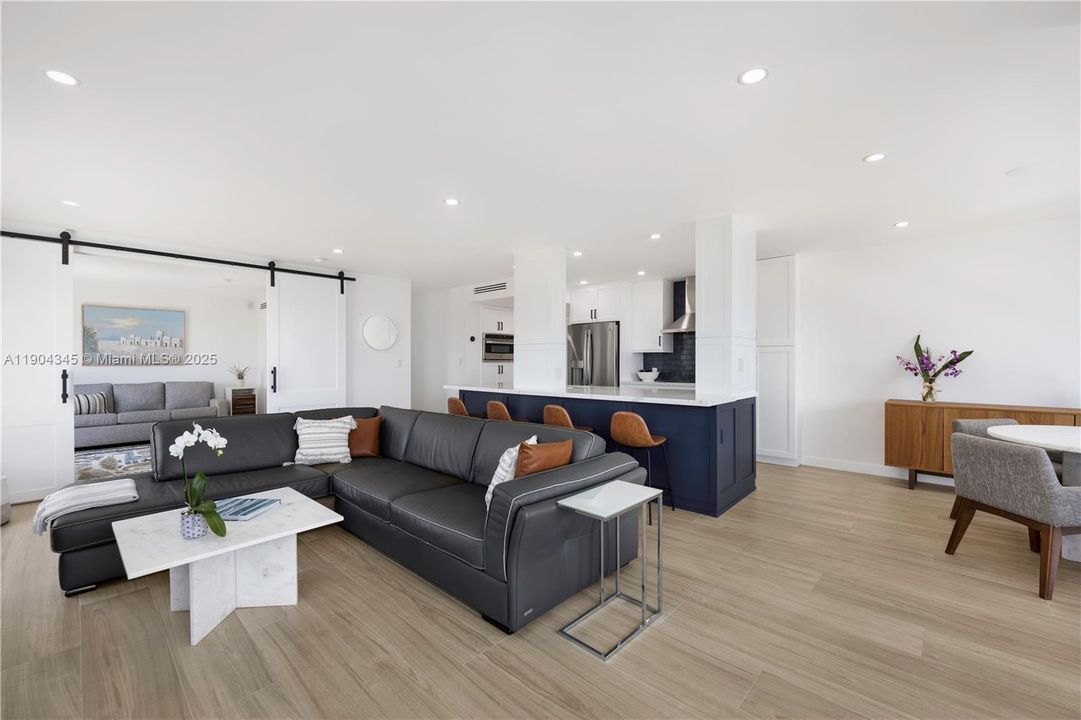 Recently Sold: $1,399,000 (2 beds, 2 baths, 1269 Square Feet)
