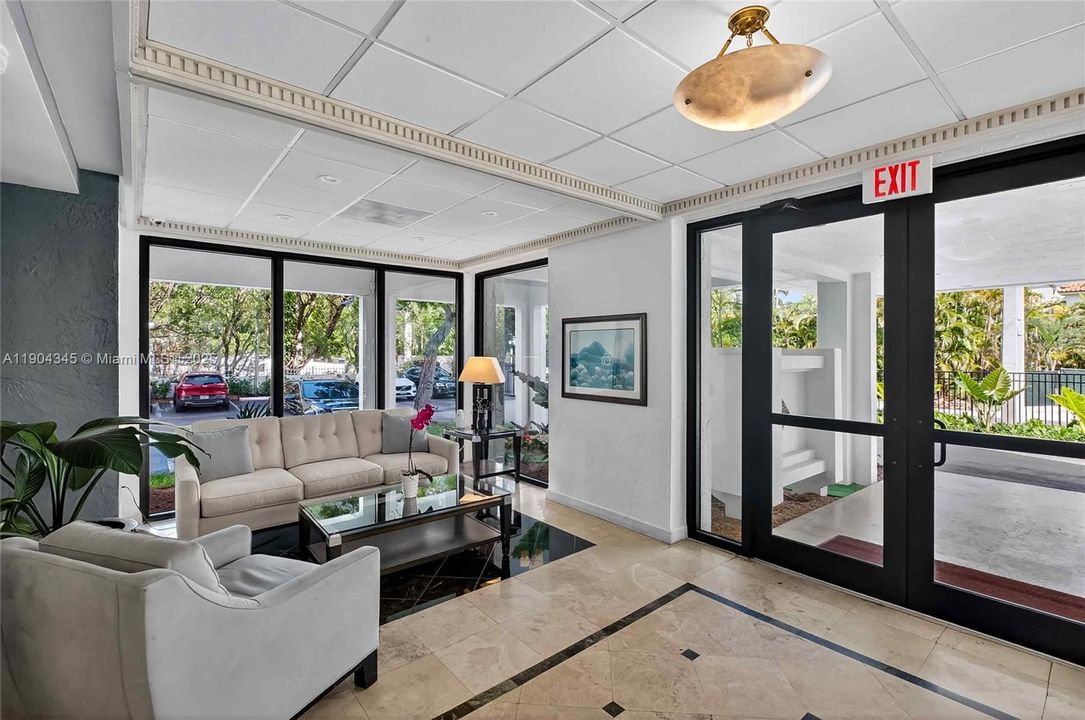Recently Sold: $1,399,000 (2 beds, 2 baths, 1269 Square Feet)