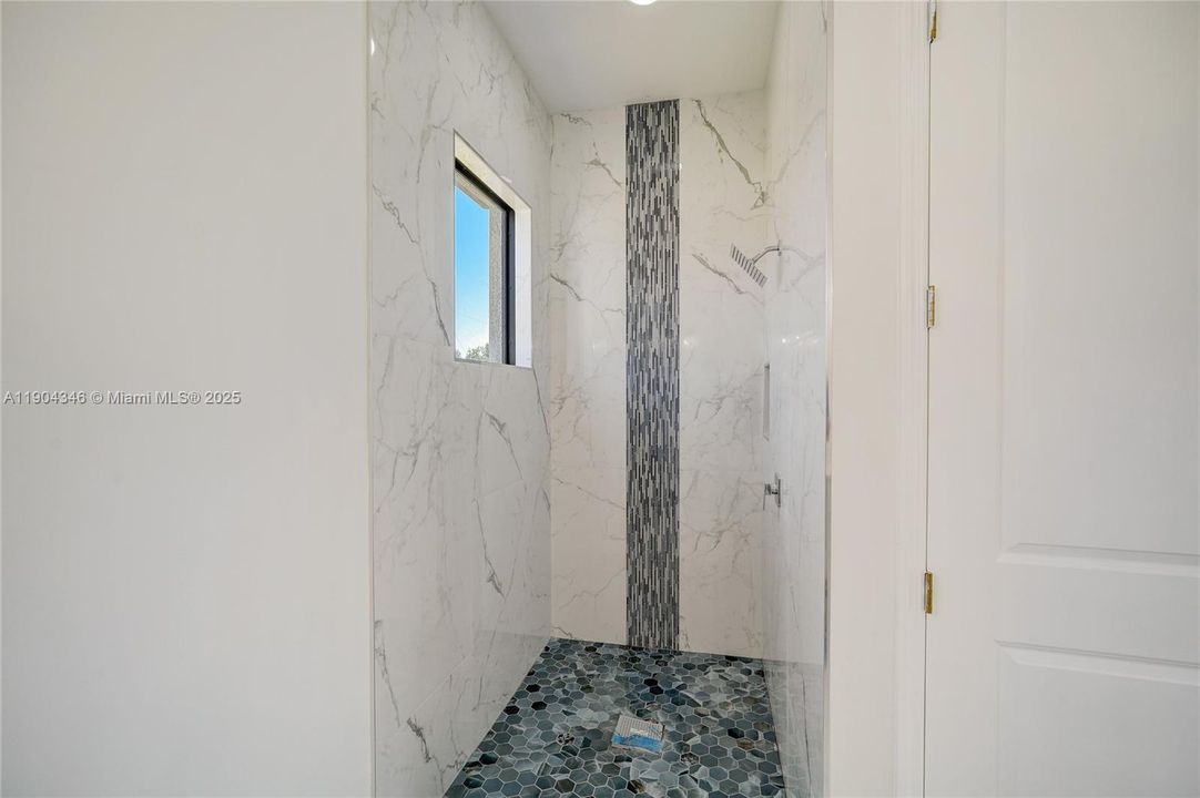 For Sale: $339,900 (3 beds, 2 baths, 1603 Square Feet)