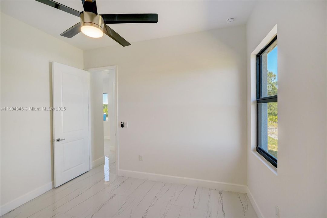 For Sale: $339,900 (3 beds, 2 baths, 1603 Square Feet)