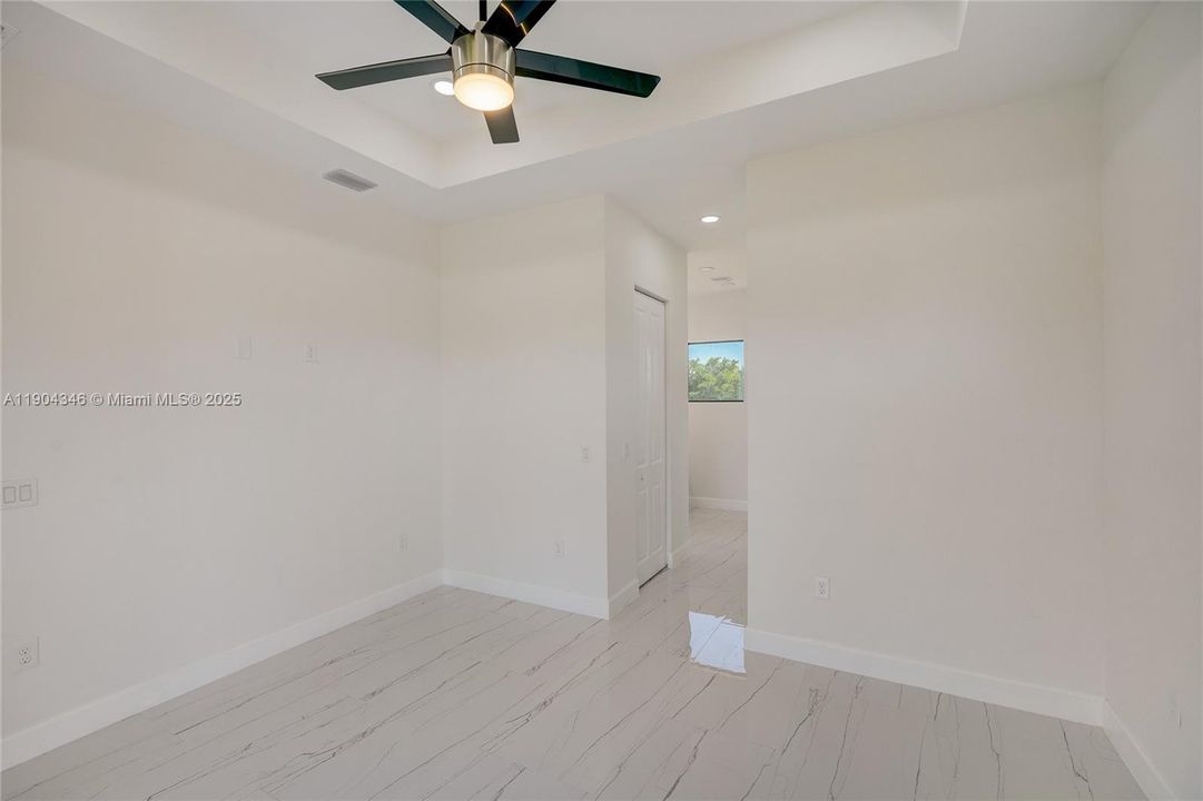 For Sale: $339,900 (3 beds, 2 baths, 1603 Square Feet)