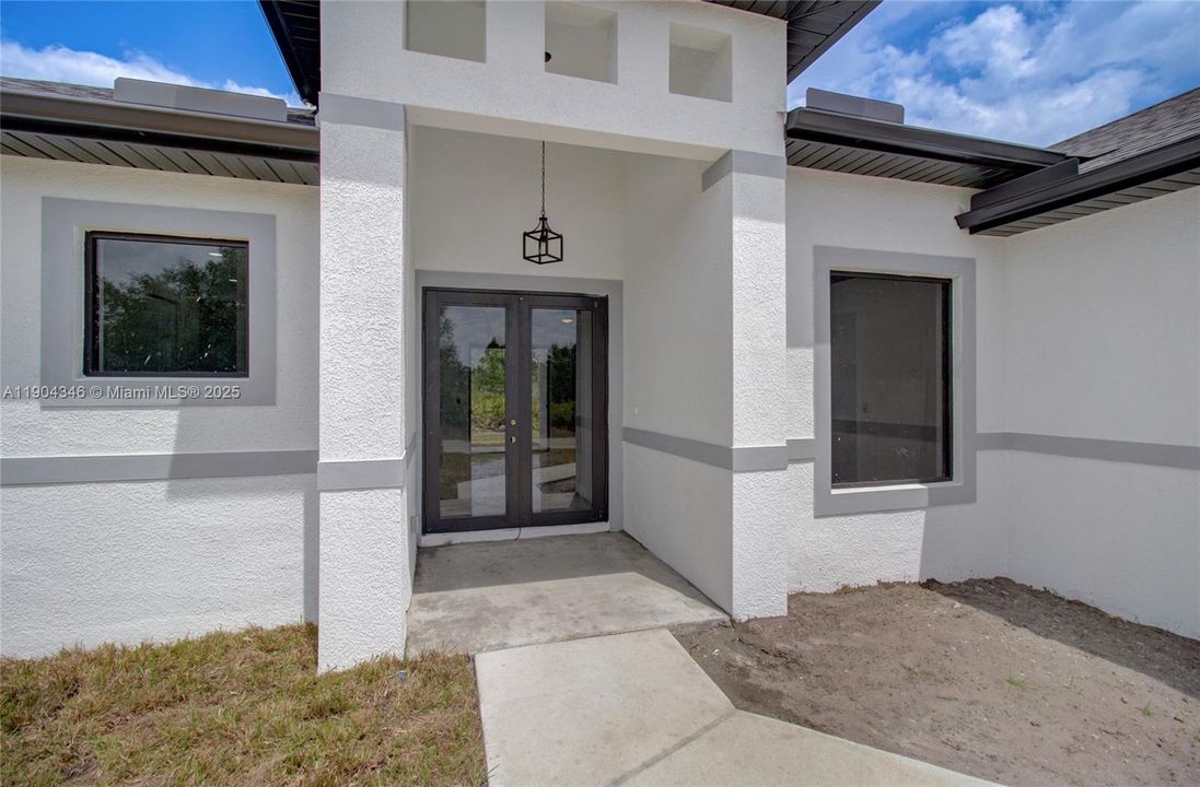 For Sale: $339,900 (3 beds, 2 baths, 1603 Square Feet)