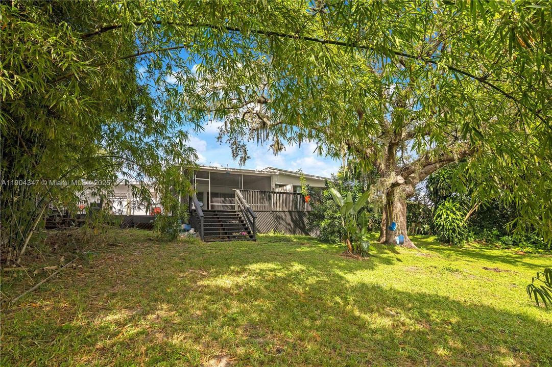 На продажу: $1,000,000 (5 спален, 2 ванн, 0 Квадратных фут)