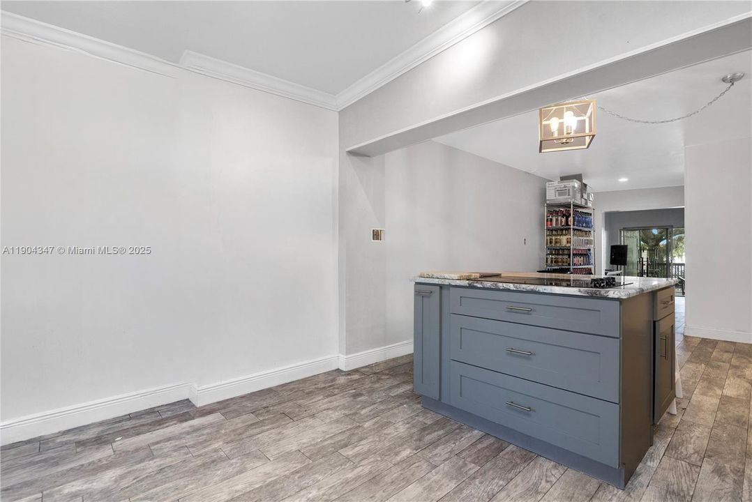 На продажу: $1,000,000 (5 спален, 2 ванн, 0 Квадратных фут)