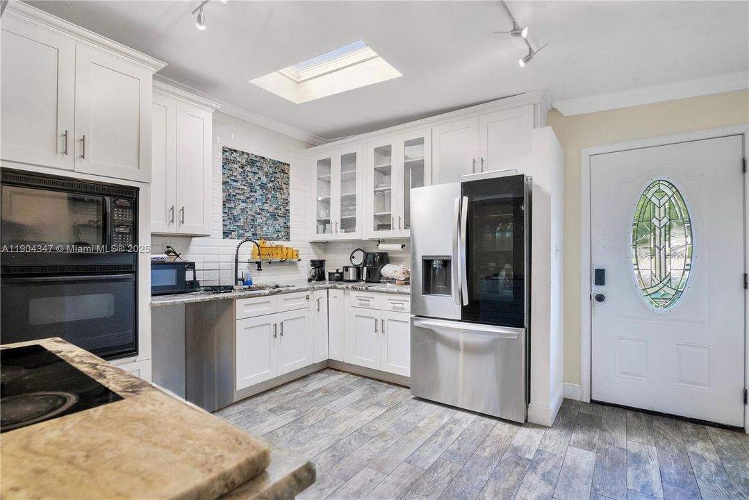 На продажу: $1,000,000 (5 спален, 2 ванн, 0 Квадратных фут)