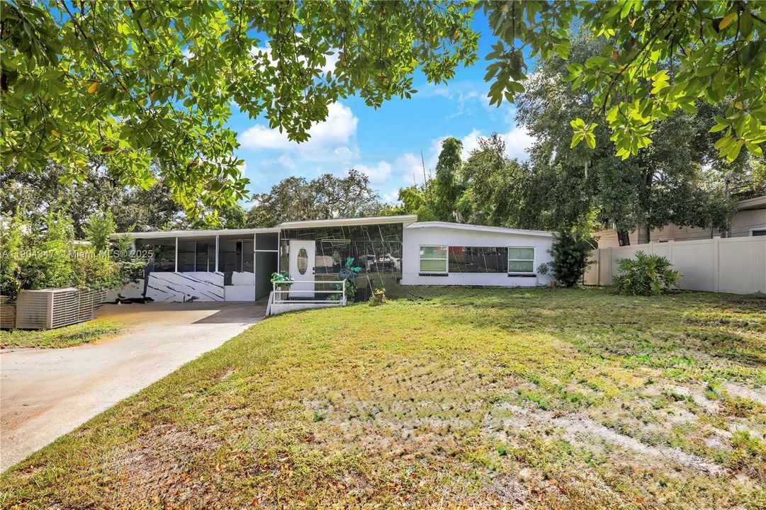 На продажу: $1,000,000 (5 спален, 2 ванн, 0 Квадратных фут)