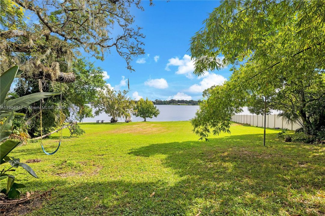 На продажу: $1,000,000 (5 спален, 2 ванн, 0 Квадратных фут)