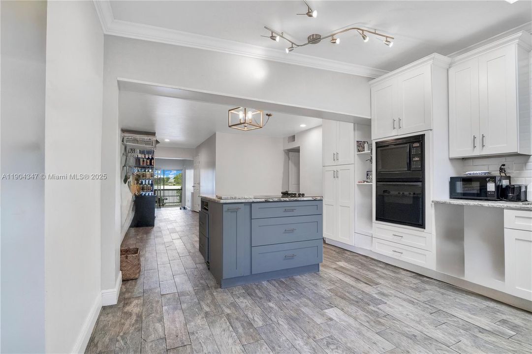 На продажу: $1,000,000 (5 спален, 2 ванн, 0 Квадратных фут)