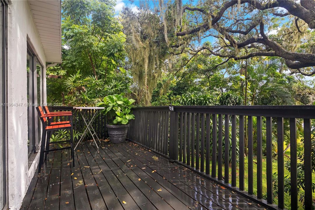 На продажу: $1,000,000 (5 спален, 2 ванн, 0 Квадратных фут)