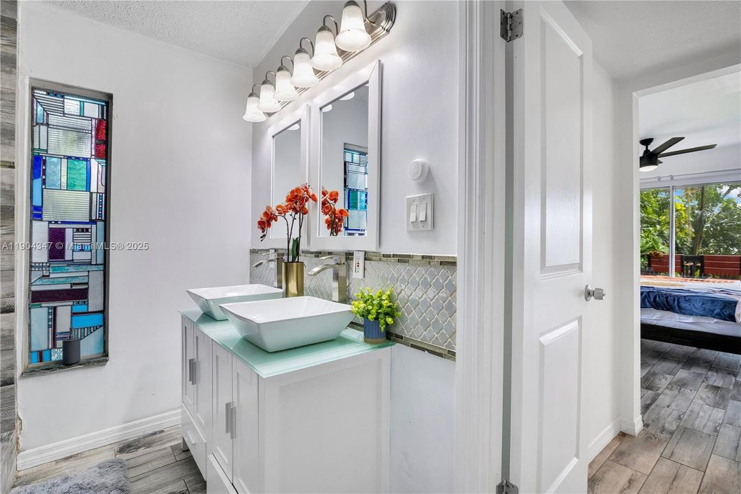 На продажу: $1,000,000 (5 спален, 2 ванн, 0 Квадратных фут)