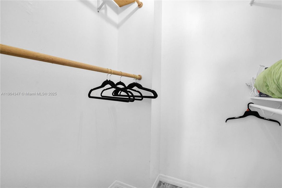 На продажу: $1,000,000 (5 спален, 2 ванн, 0 Квадратных фут)