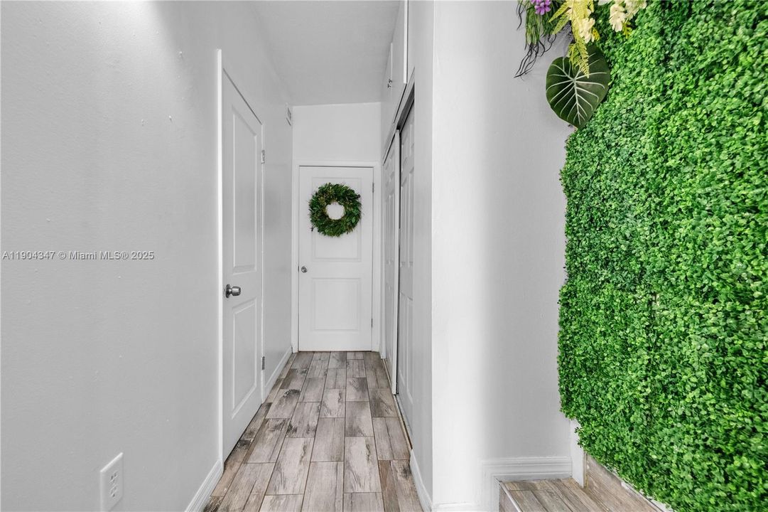 На продажу: $1,000,000 (5 спален, 2 ванн, 0 Квадратных фут)