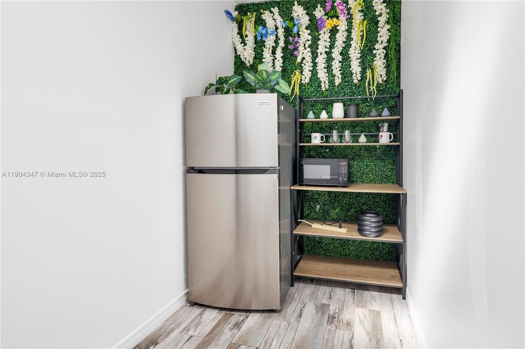 На продажу: $1,000,000 (5 спален, 2 ванн, 0 Квадратных фут)