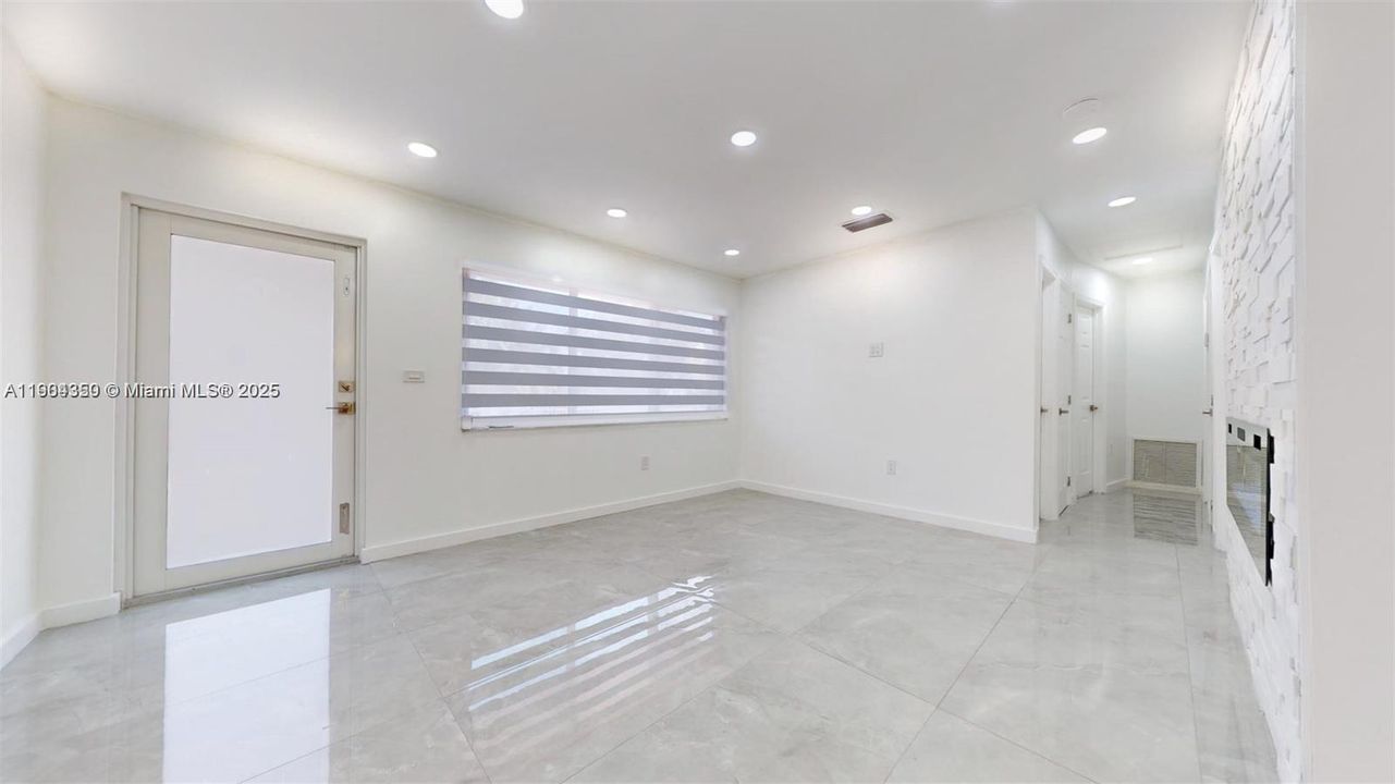 For Rent: $4,200 (5 beds, 3 baths, 1682 Square Feet)