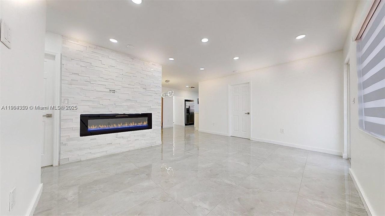 For Rent: $4,200 (5 beds, 3 baths, 1682 Square Feet)