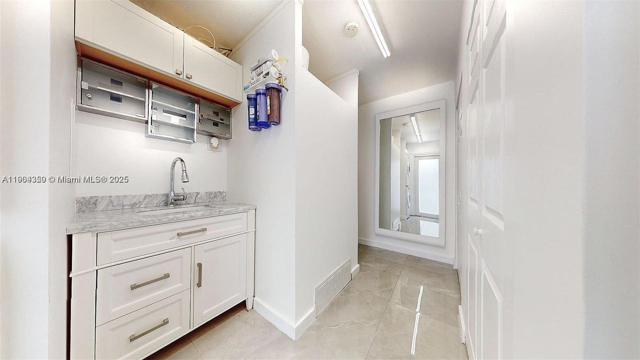 For Rent: $4,200 (5 beds, 3 baths, 1682 Square Feet)