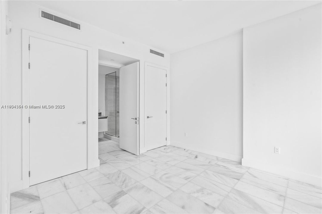 For Sale: $630,000 (1 beds, 1 baths, 775 Square Feet)