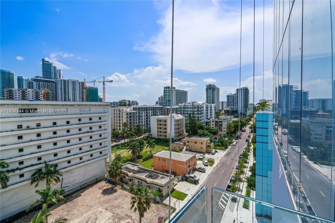 For Sale: $630,000 (1 beds, 1 baths, 775 Square Feet)