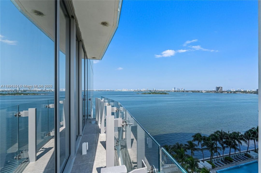 For Sale: $630,000 (1 beds, 1 baths, 775 Square Feet)