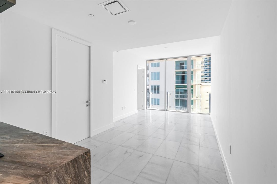 For Sale: $630,000 (1 beds, 1 baths, 775 Square Feet)