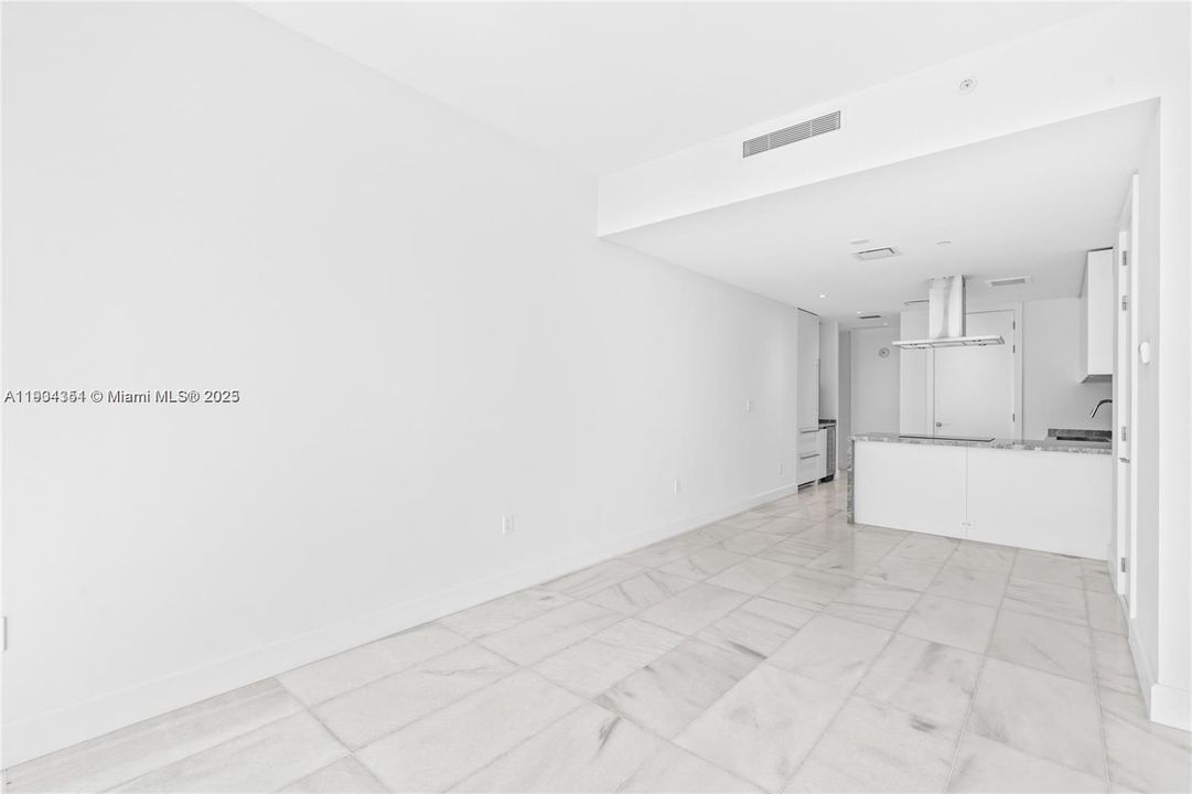 For Sale: $630,000 (1 beds, 1 baths, 775 Square Feet)