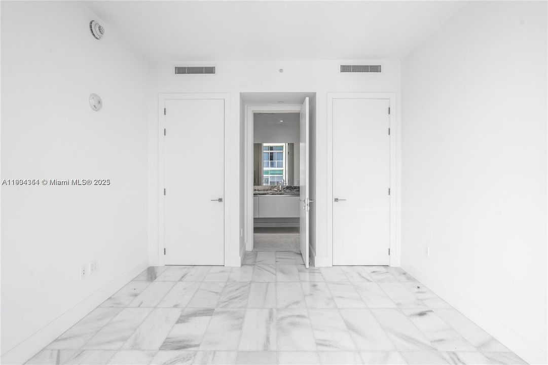 For Sale: $630,000 (1 beds, 1 baths, 775 Square Feet)