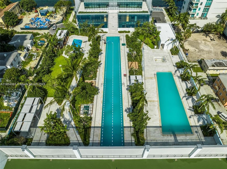 For Sale: $630,000 (1 beds, 1 baths, 775 Square Feet)