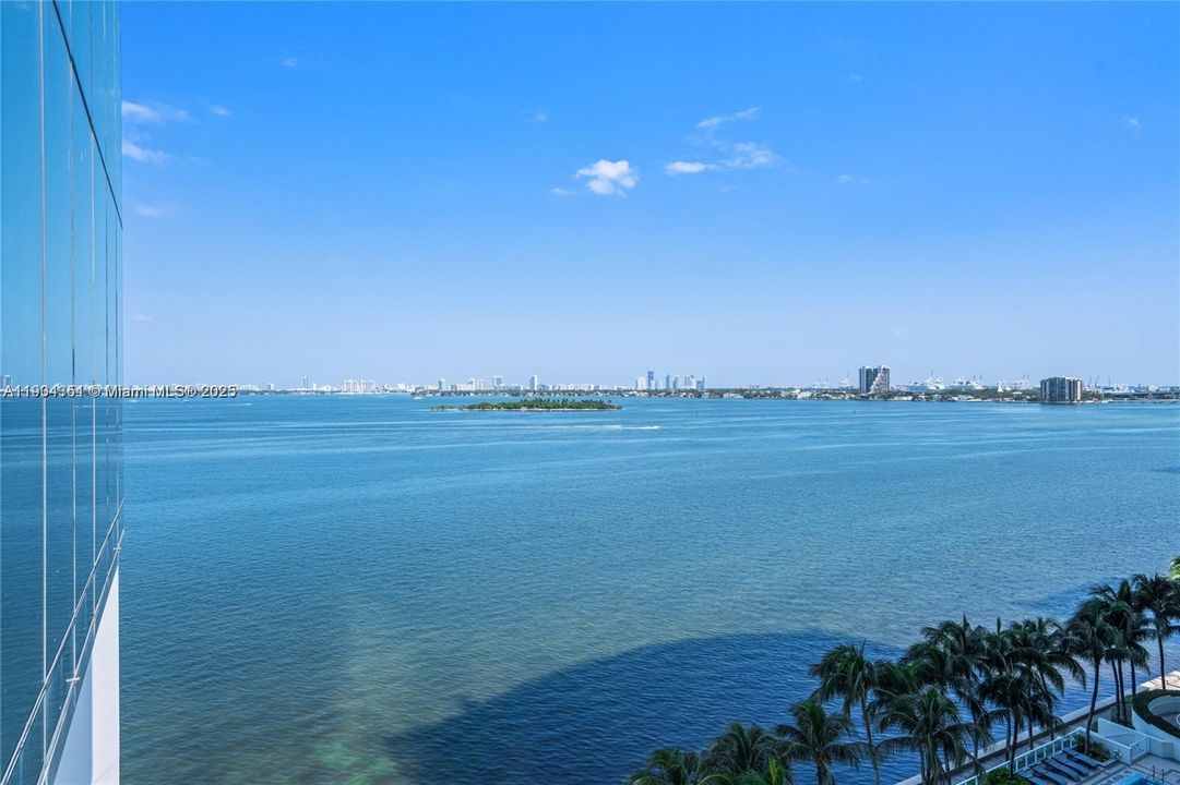 For Sale: $630,000 (1 beds, 1 baths, 775 Square Feet)