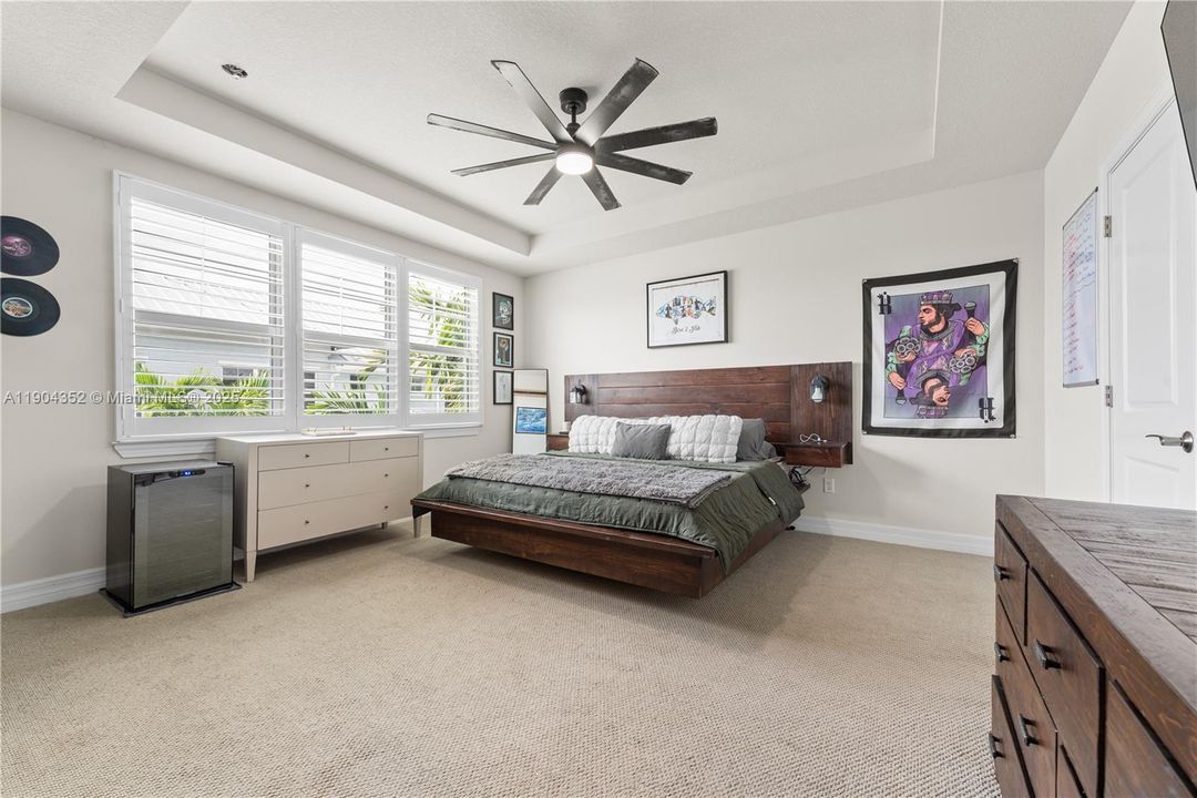 For Rent: $3,500 (3 beds, 2 baths, 1421 Square Feet)