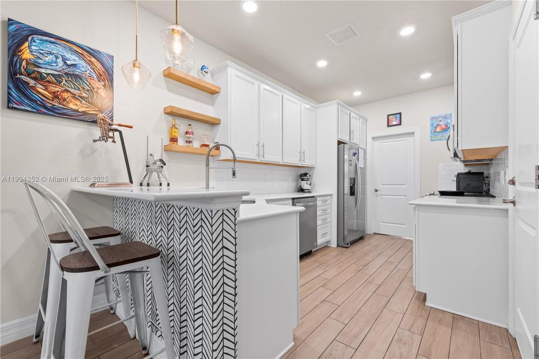 For Rent: $3,500 (3 beds, 2 baths, 1421 Square Feet)