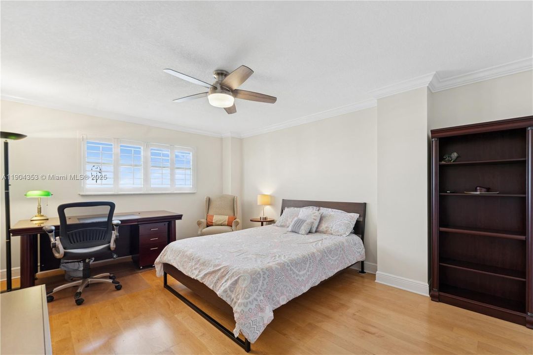 For Rent: $4,900 (2 beds, 2 baths, 1350 Square Feet)