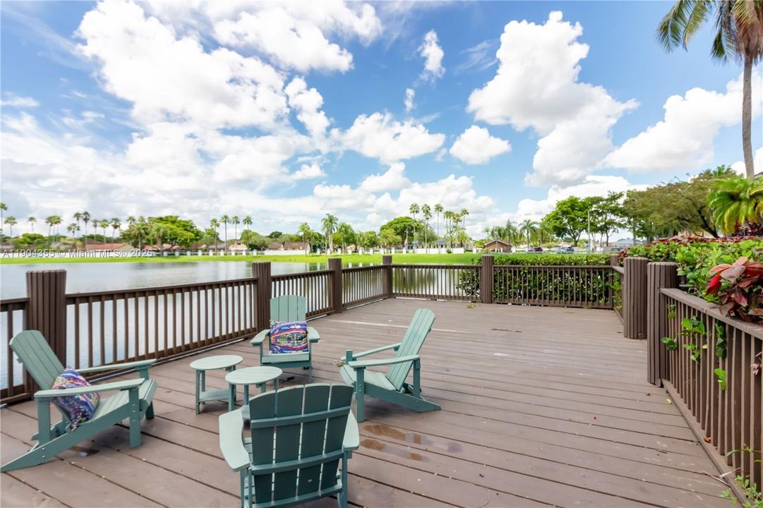 For Rent: $2,278 (2 beds, 2 baths, 1050 Square Feet)