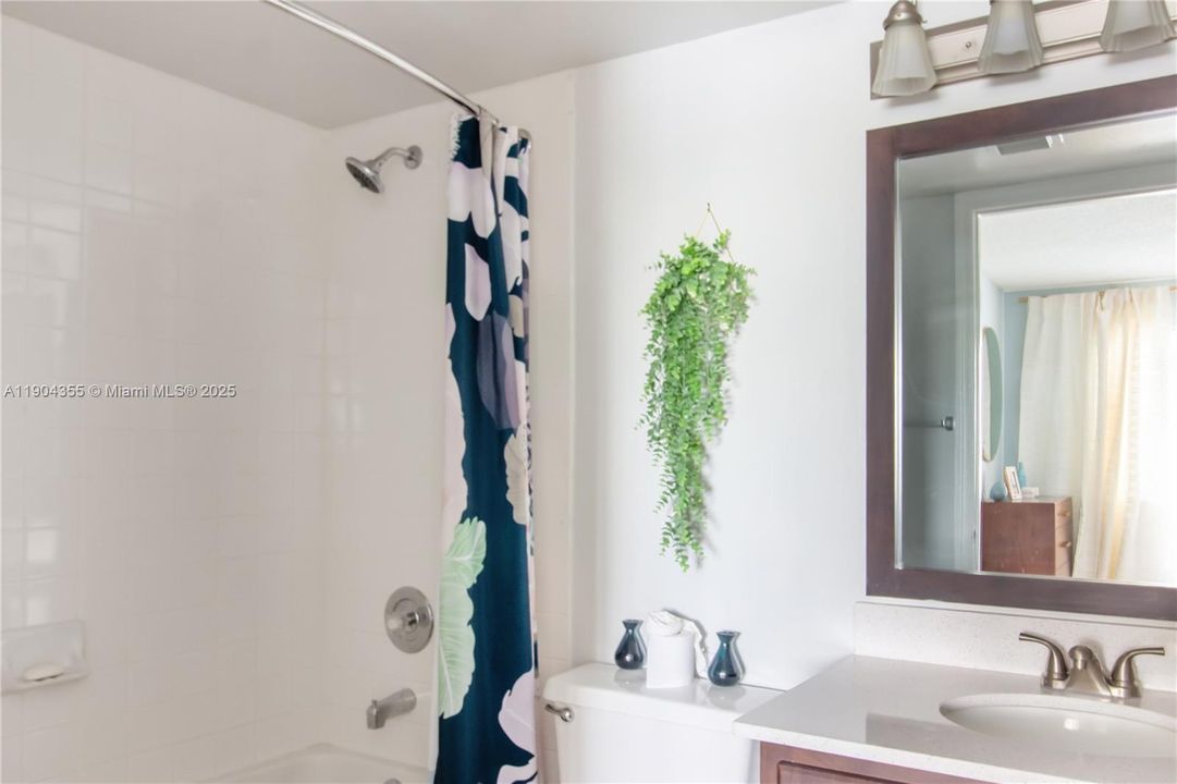 For Rent: $2,278 (2 beds, 2 baths, 1050 Square Feet)