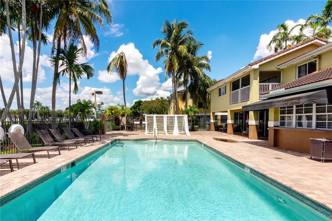 For Rent: $2,278 (2 beds, 2 baths, 1050 Square Feet)