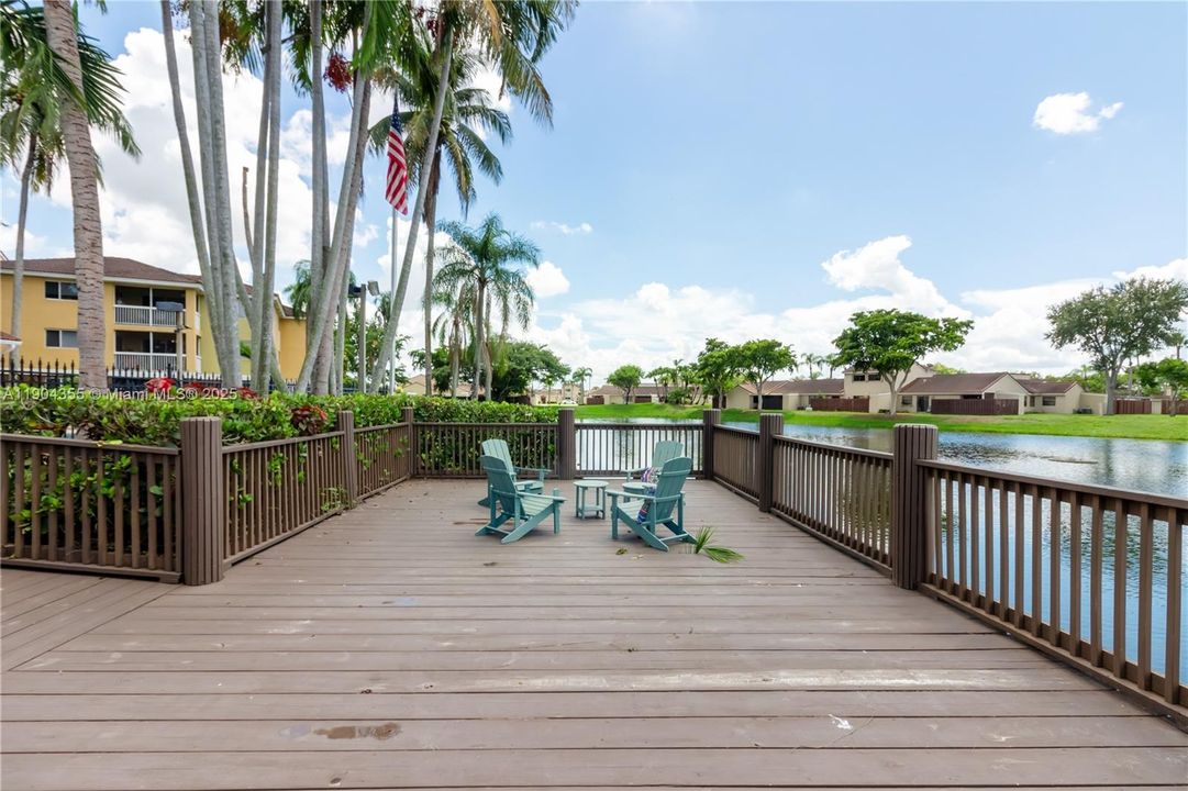 For Rent: $2,278 (2 beds, 2 baths, 1050 Square Feet)