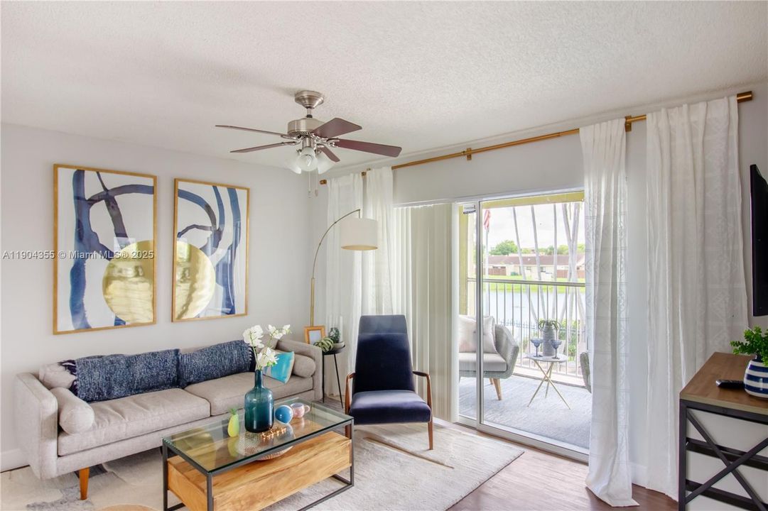 For Rent: $2,278 (2 beds, 2 baths, 1050 Square Feet)