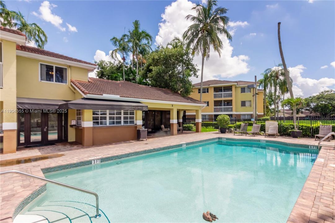 For Rent: $2,278 (2 beds, 2 baths, 1050 Square Feet)