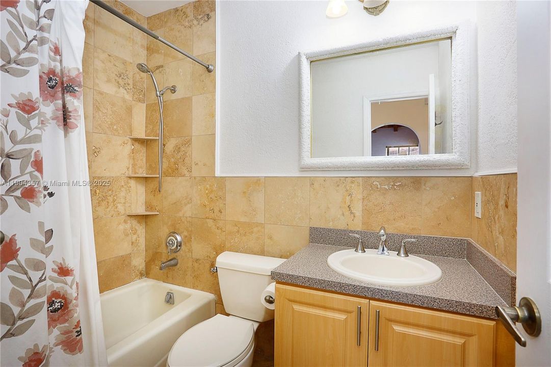 Recently Rented: $4,900 (3 beds, 2 baths, 1534 Square Feet)