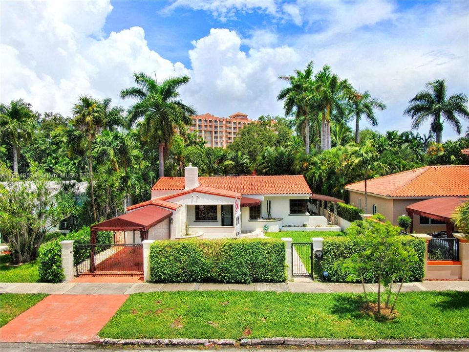 Recently Rented: $4,900 (3 beds, 2 baths, 1534 Square Feet)