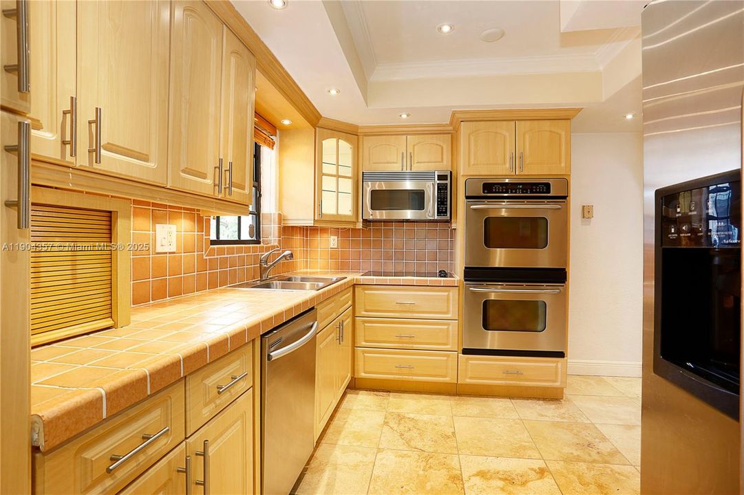 Recently Rented: $4,900 (3 beds, 2 baths, 1534 Square Feet)