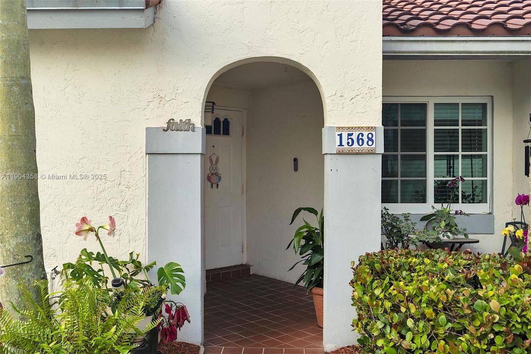 待售: $460,000 (2 贝兹, 2 浴室, 1082 平方英尺)