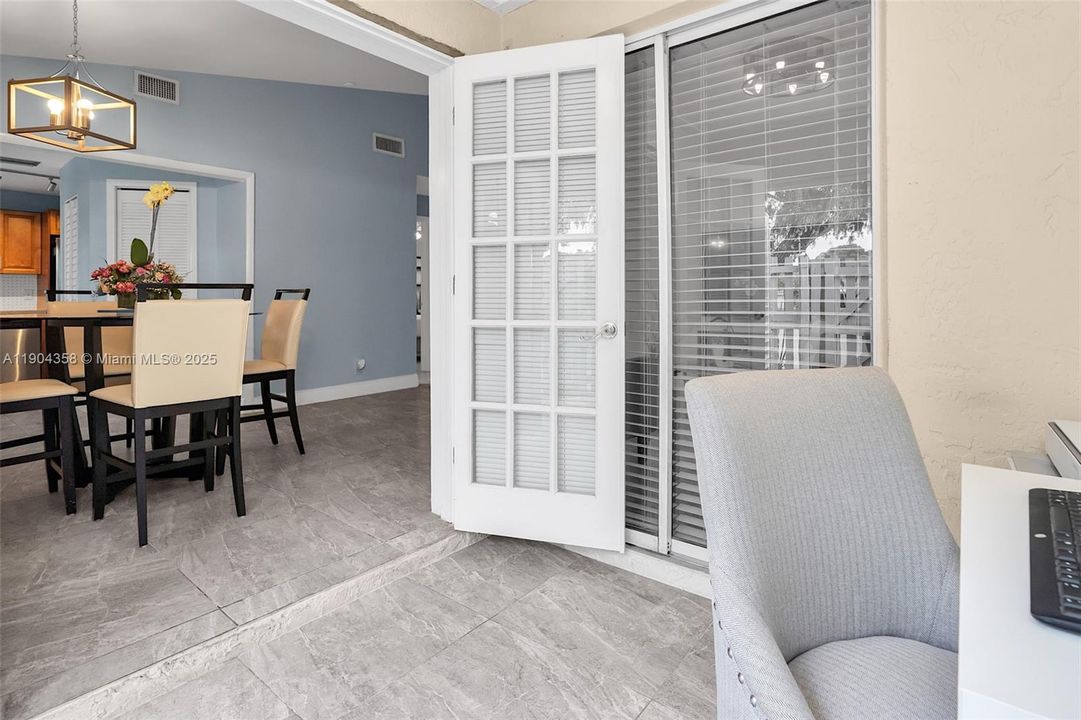 待售: $460,000 (2 贝兹, 2 浴室, 1082 平方英尺)