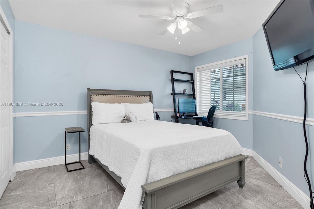 待售: $460,000 (2 贝兹, 2 浴室, 1082 平方英尺)