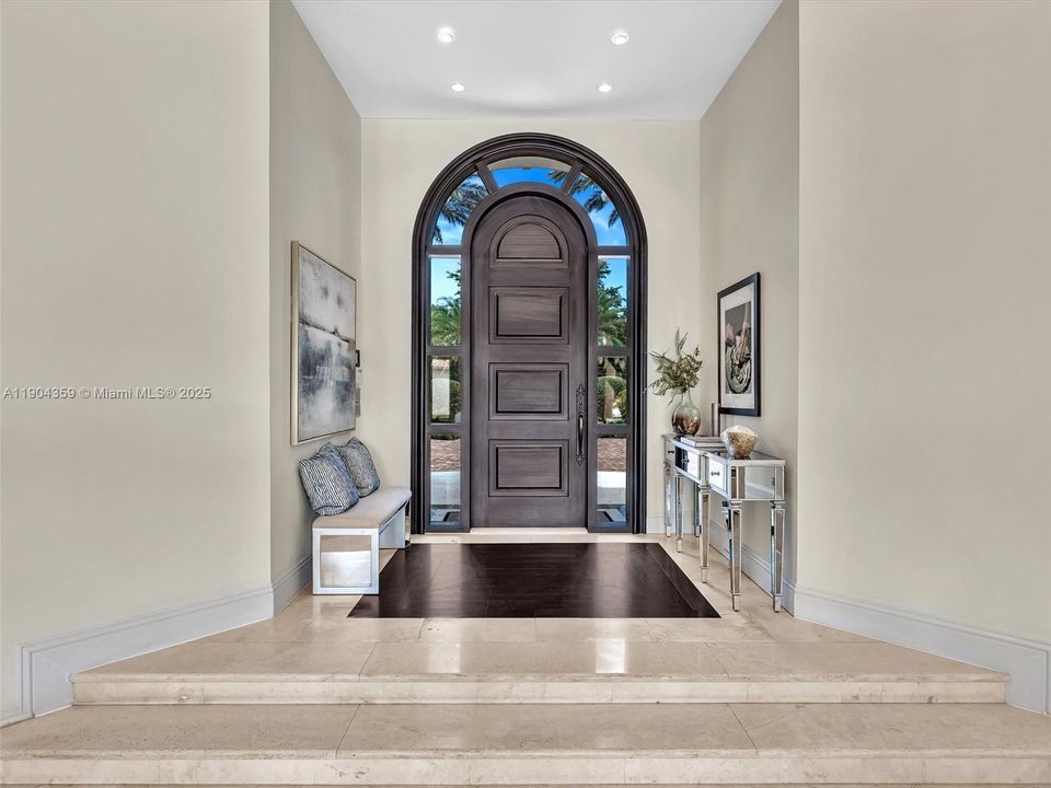 For Sale: $3,995,000 (7 beds, 8 baths, 6842 Square Feet)